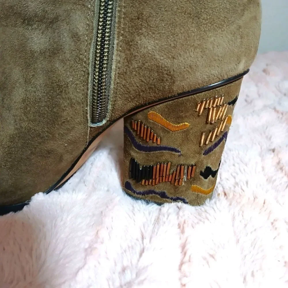 Donald J. Pliner Vantsip Kid Suede Boots Size 9M